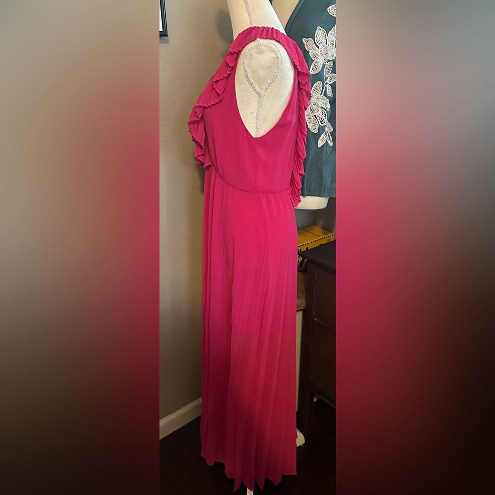 Zara pleated Fuchsia Ruffle V-Neck Maxi Dress medium - Picture 6 of 7